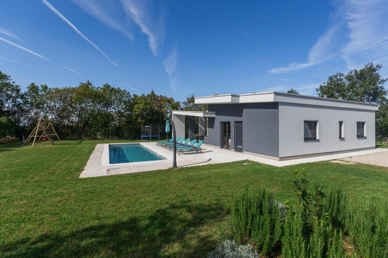Villa Mariva Zminj Luaran gambar